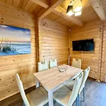 Slonecznikowa Dolina Lodge *