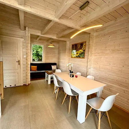 Slonecznikowa Dolina Lodge *