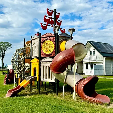 Słonecznikowa Dolina Domek letniskowy *