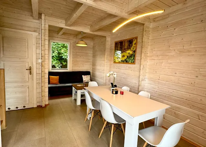 Slonecznikowa Dolina Lodge *